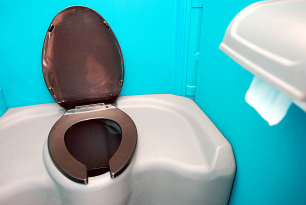Portable Toilet Options We Offer in Hiawatha, KS