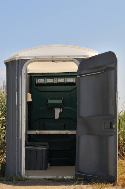 Best Event porta potty rental  in Hiawatha, KS