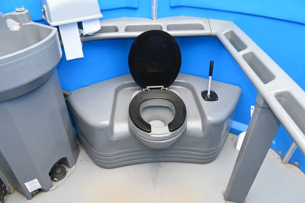 Best Best portable toilet rental  in Hiawatha, KS