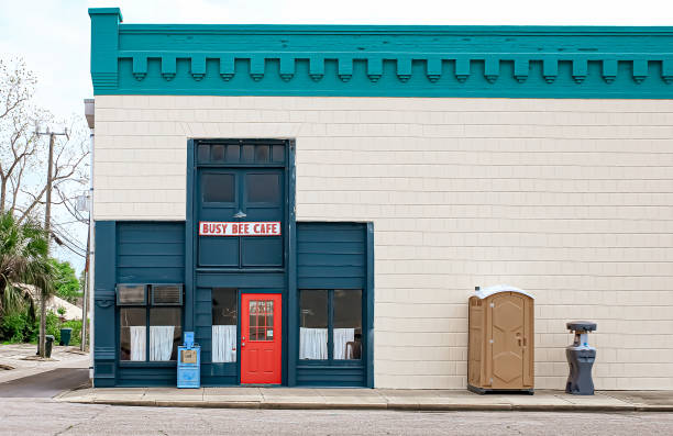 Best Long-term porta potty rental  in Hiawatha, KS