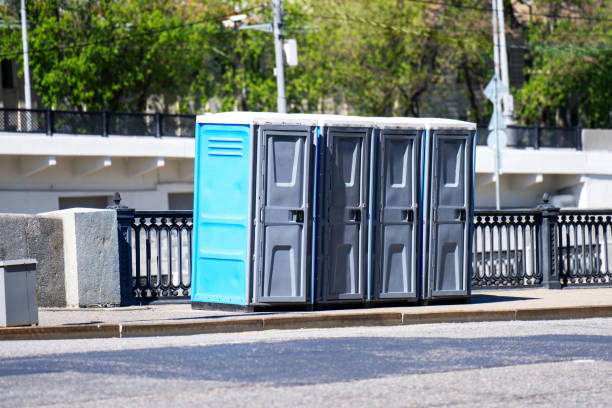 Best Portable restroom trailer rental  in Hiawatha, KS