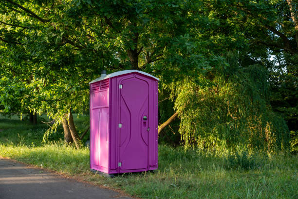 Best Luxury portable toilet rental  in Hiawatha, KS
